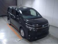 TOYOTA VOXY HV