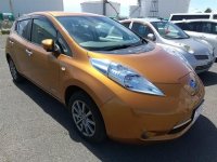  NISSAN LEAF