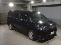 TOYOTA VOXY HV