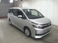 TOYOTA VOXY HYBRID