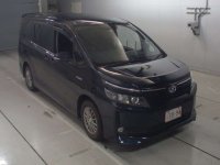 TOYOTA VOXY HV