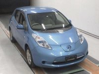  NISSAN LEAF